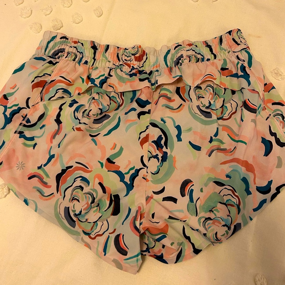 Cute patterned Athleta Shorts size M